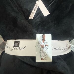 NWT Victoria's Secret Midnight Black Plush Robe